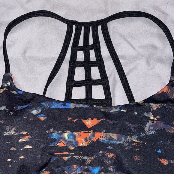 Black Speckled Padded Sports Bra with Strappy Back — Forever 21 - Picture 2 of 5